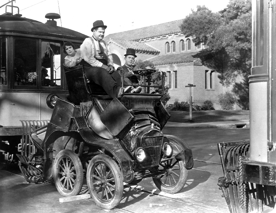 Laurel and Hardy 1930 3 WM.jpg